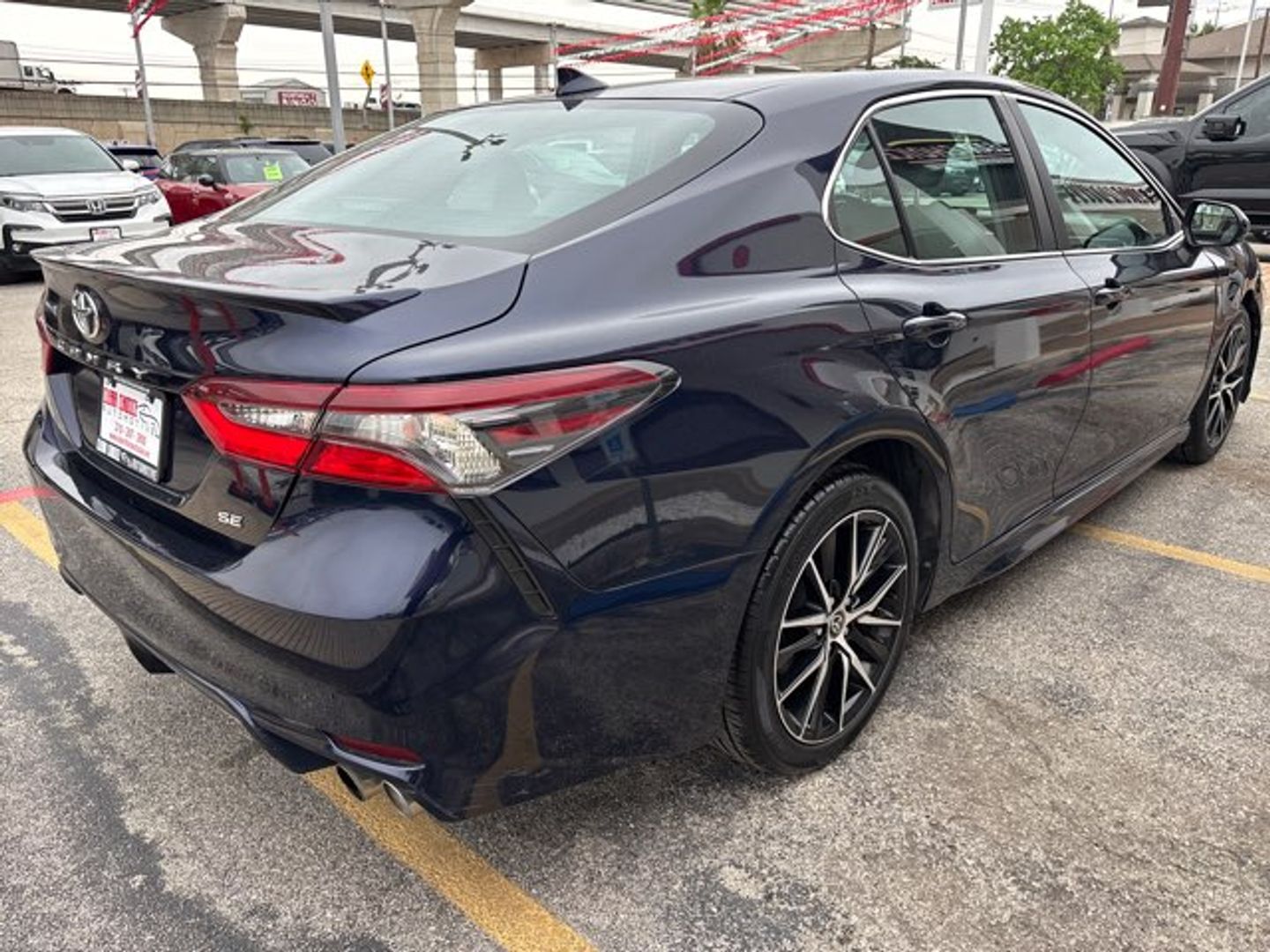 View vehicle photo 5