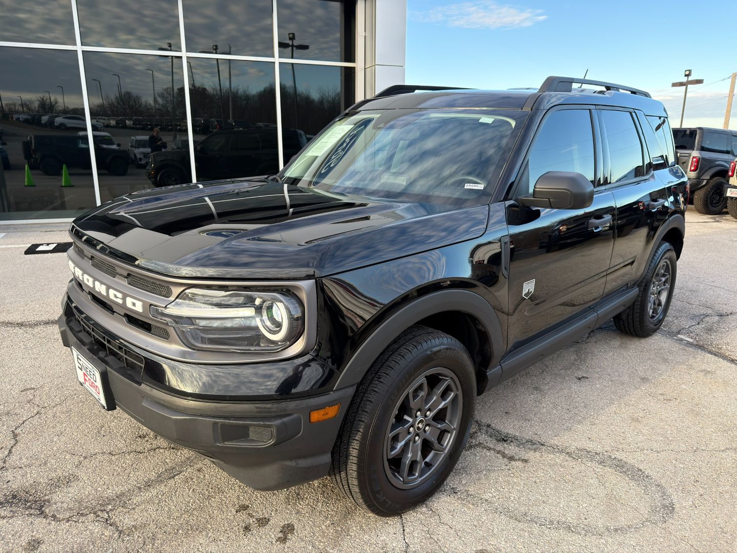 View vehicle photo 3