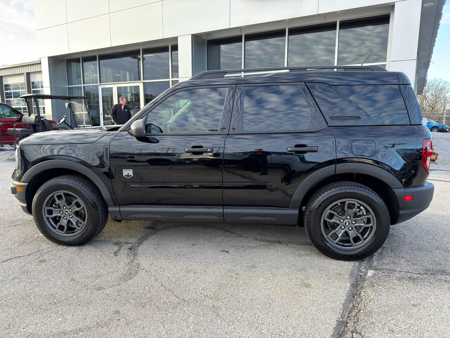 View vehicle photo 4