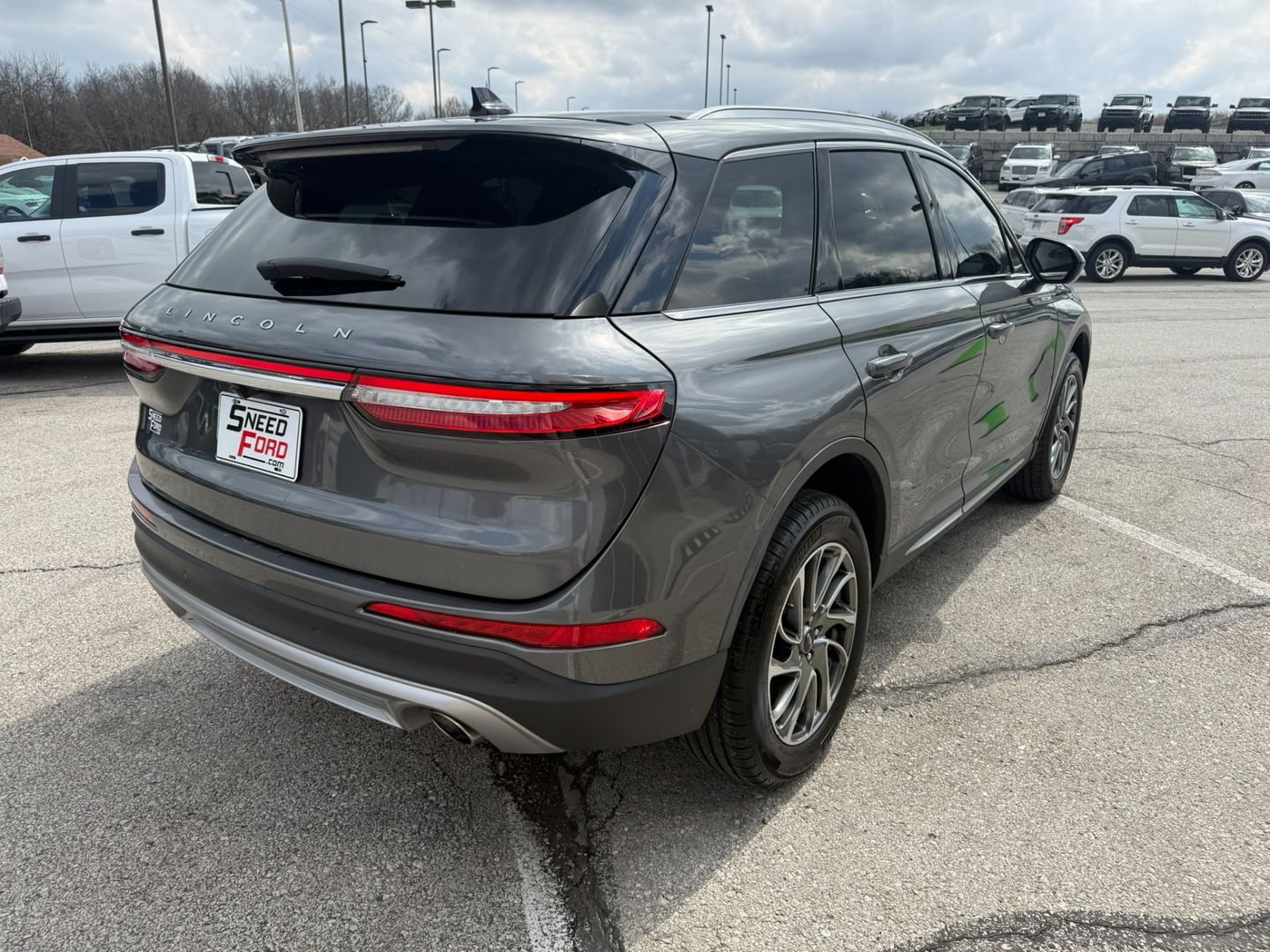 View vehicle photo 7