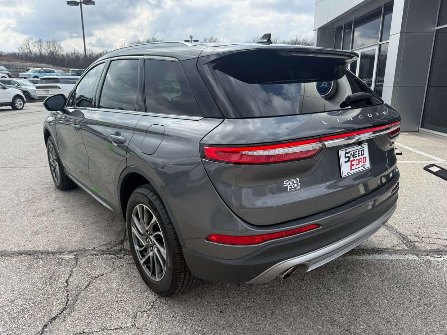 View vehicle photo 5