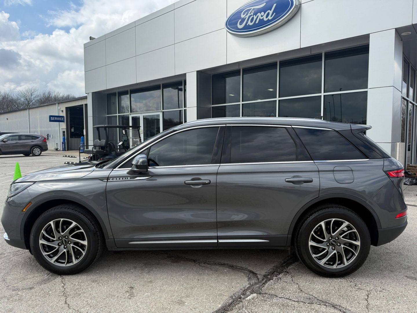 View vehicle photo 4