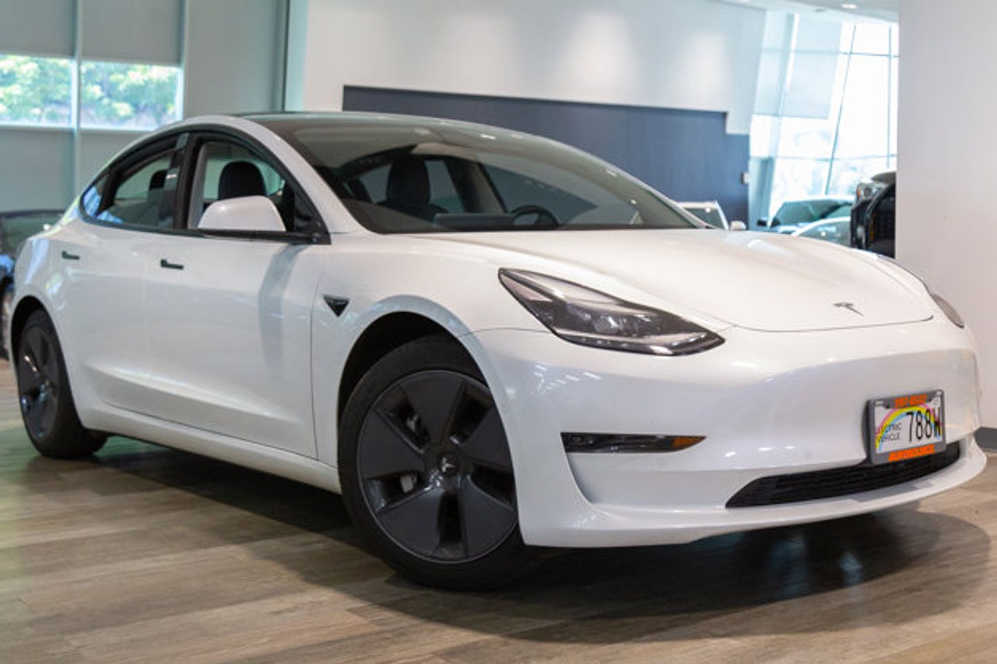 White 2022 Tesla Model 3 RWD Sedan Rear-Wheel Drive Automatic