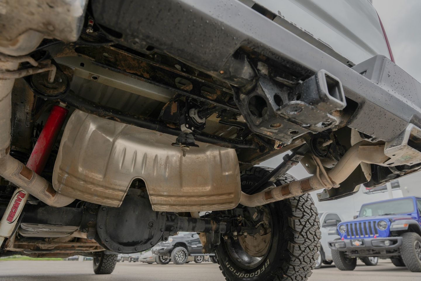 View vehicle photo 7