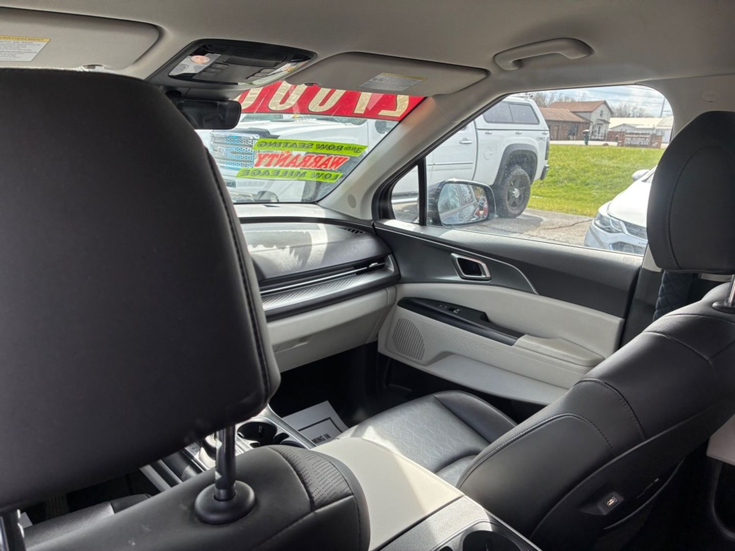 View vehicle photo 7