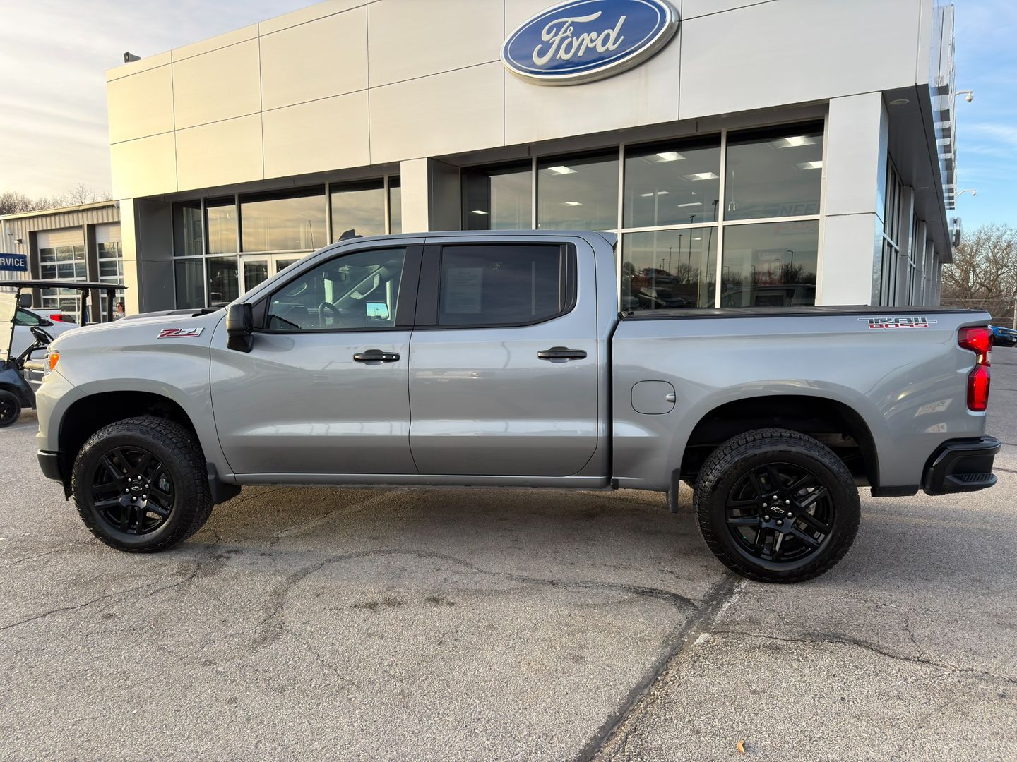 View vehicle photo 4