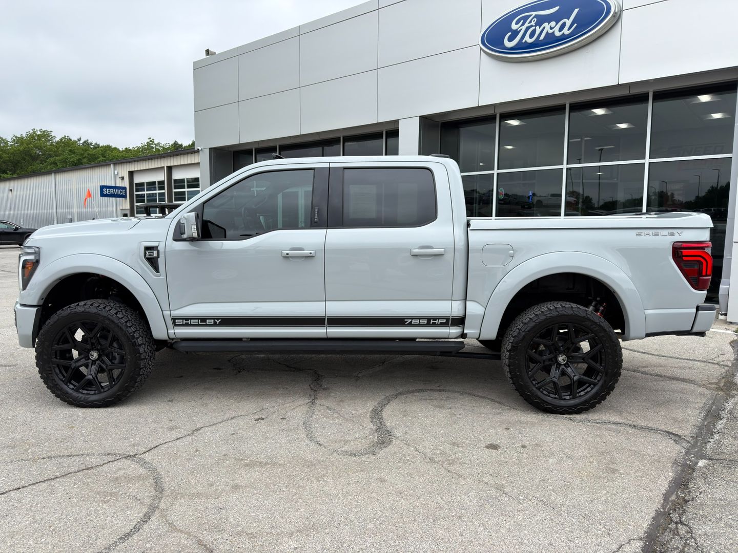 View vehicle photo 4