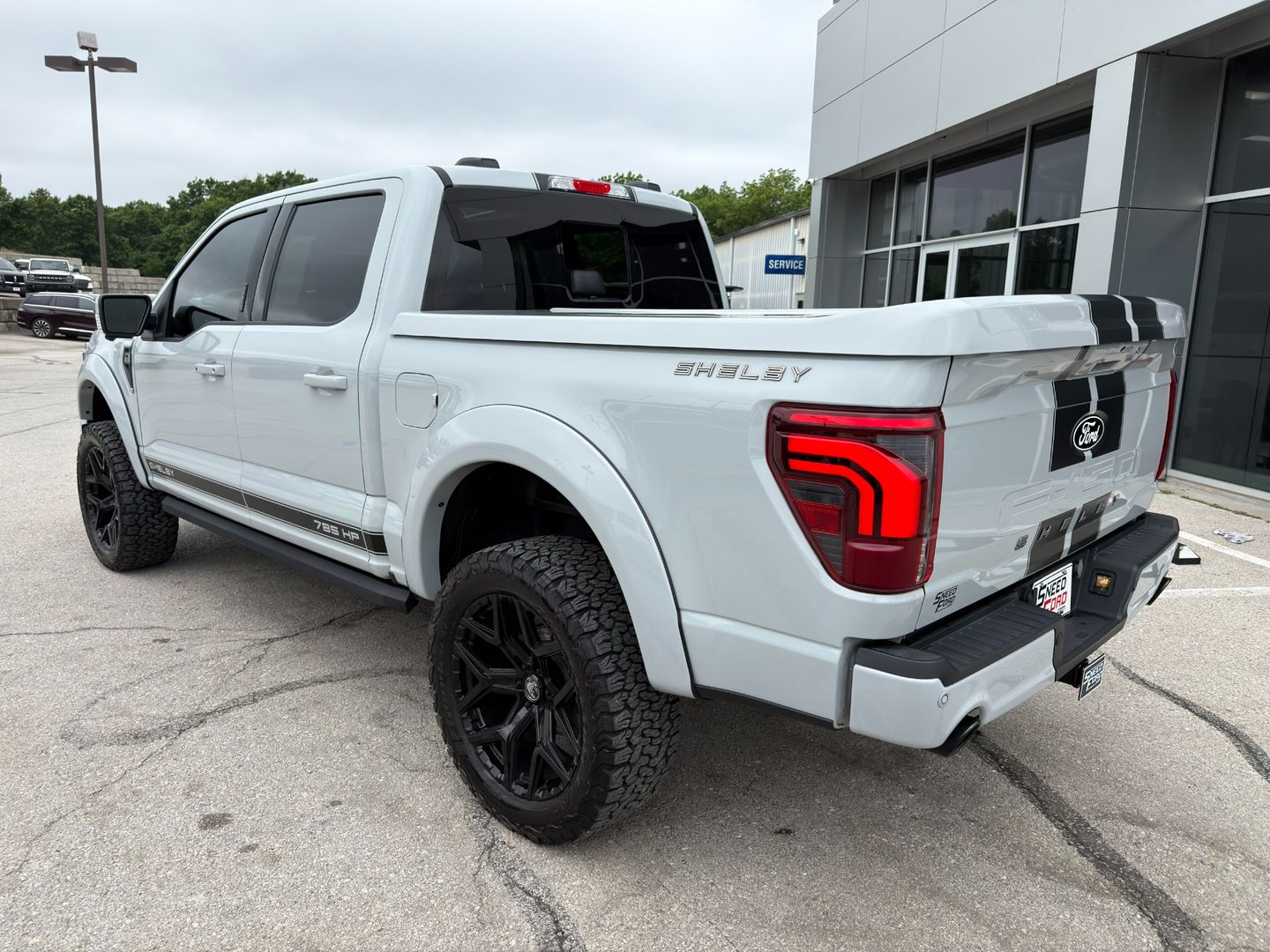 View vehicle photo 5