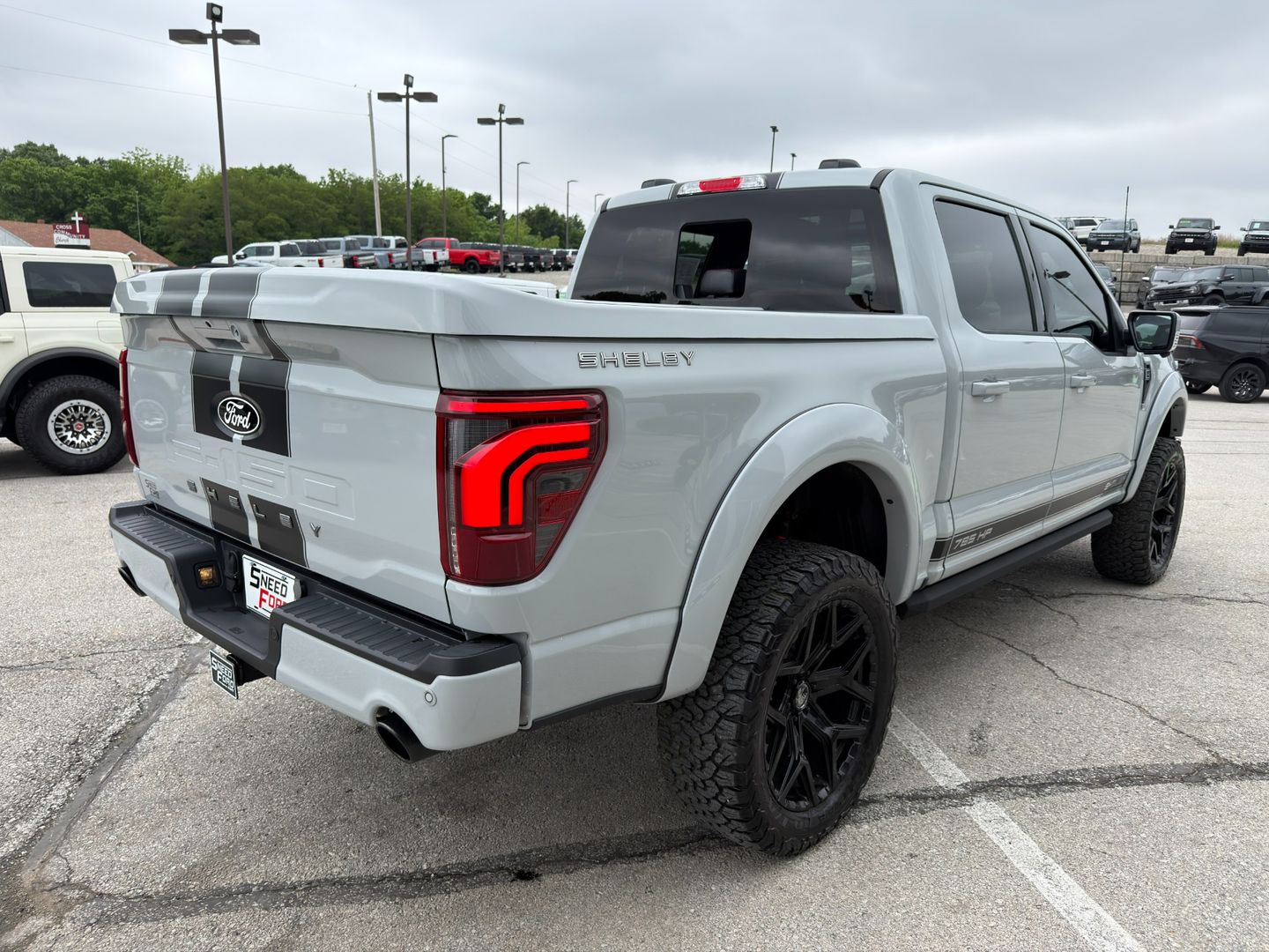 View vehicle photo 7