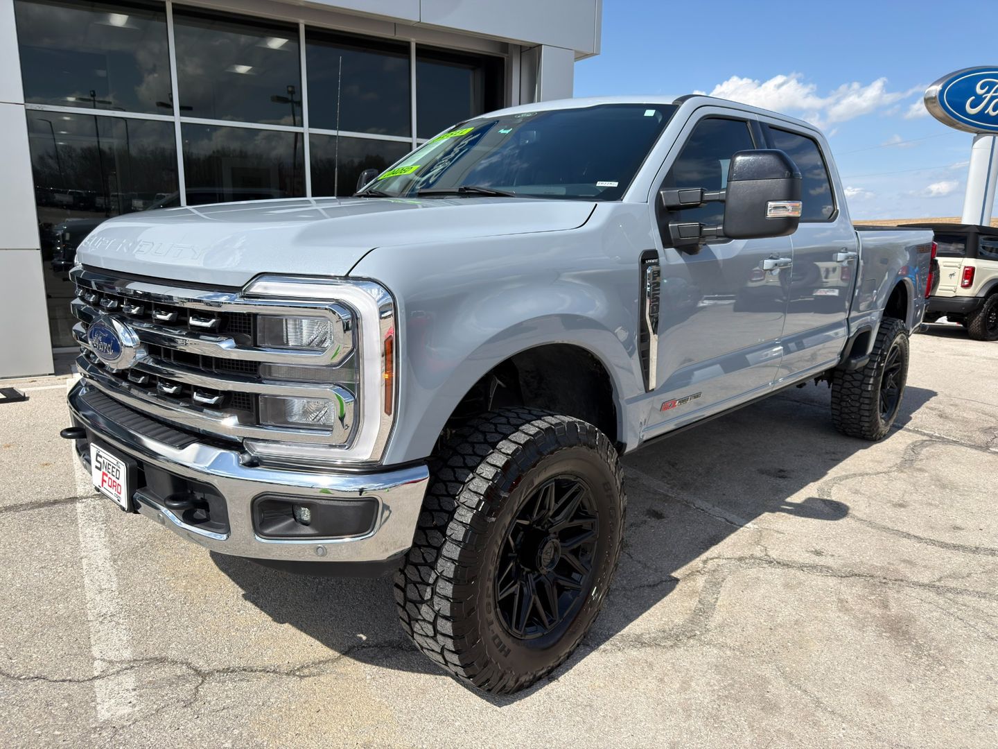 View vehicle photo 3