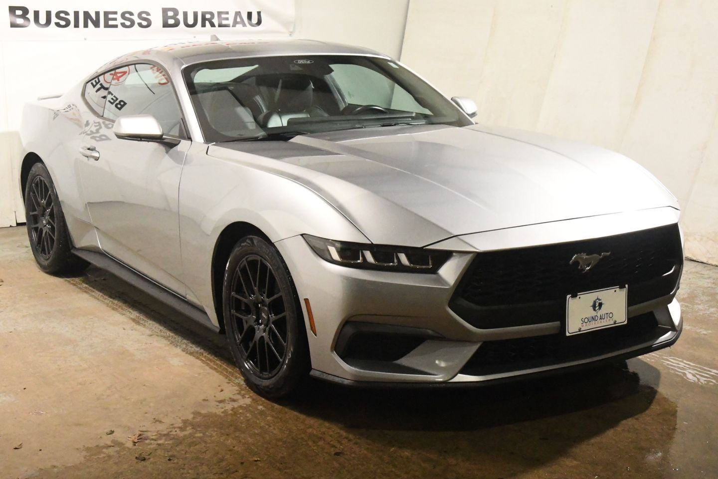 View vehicle photo 3