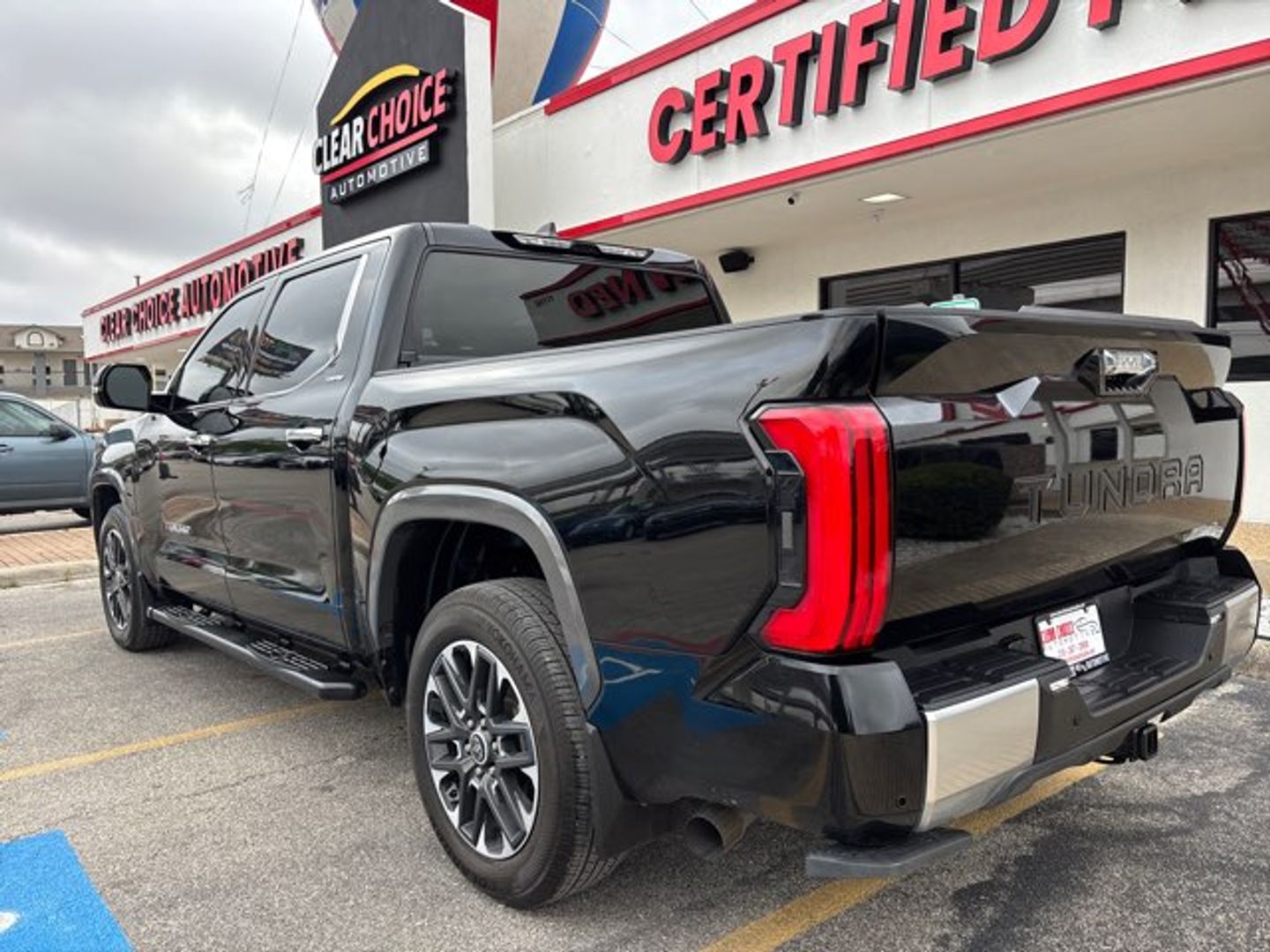 View vehicle photo 3
