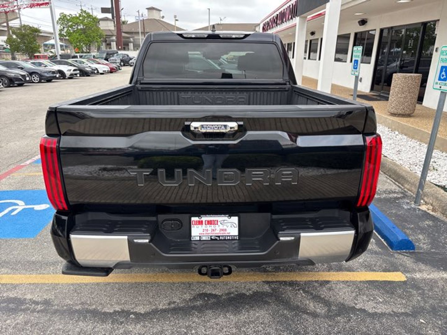 View vehicle photo 4