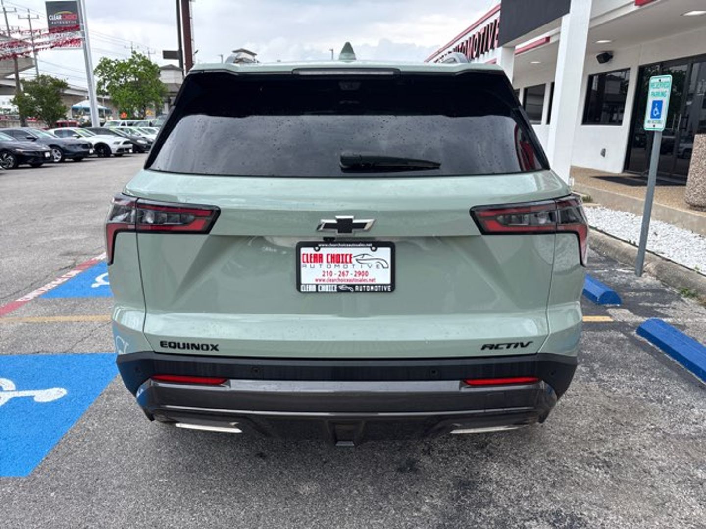 View vehicle photo 4