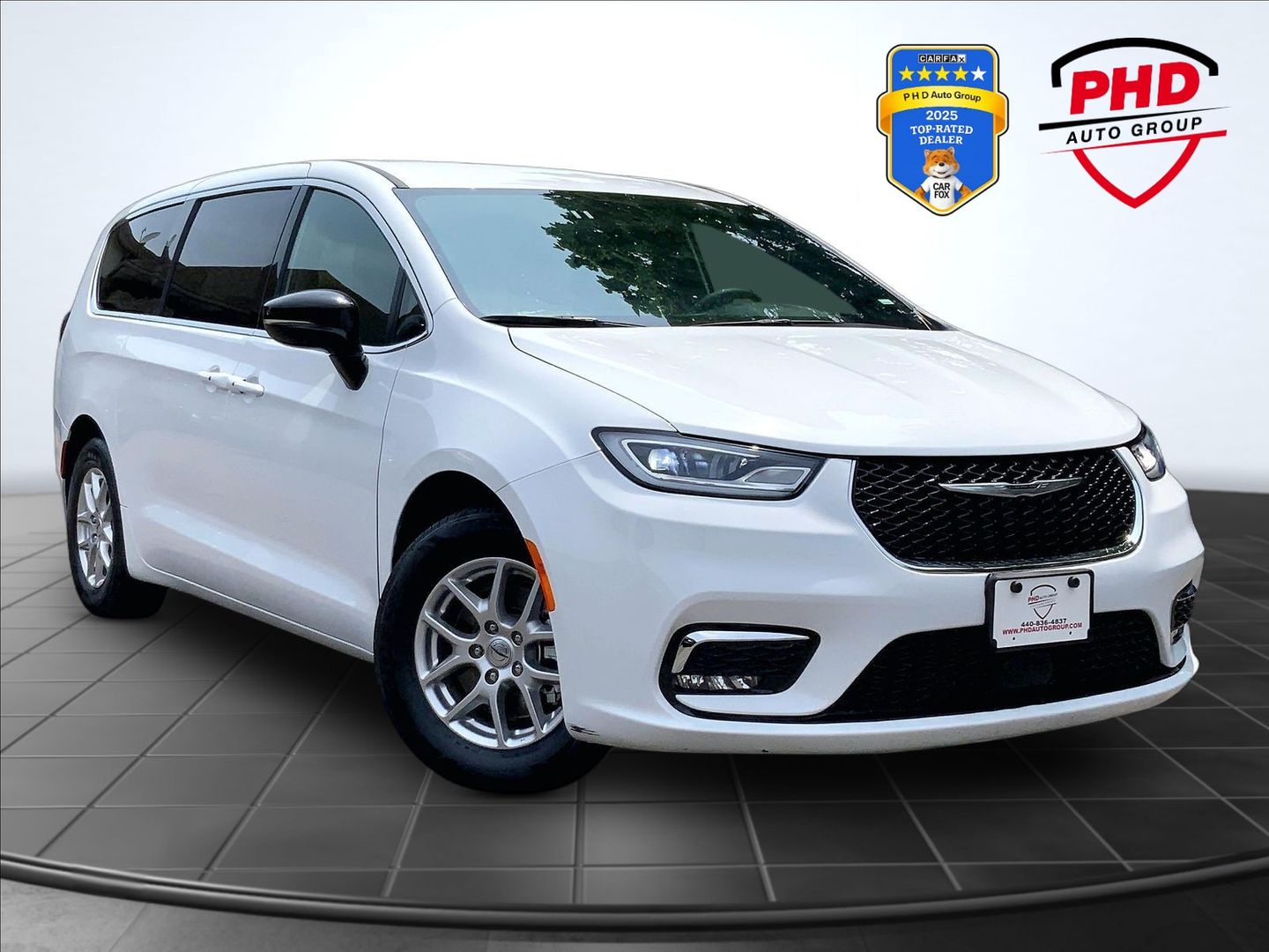 White 2025 Chrysler Pacifica Minivan Front-Wheel Drive Automatic