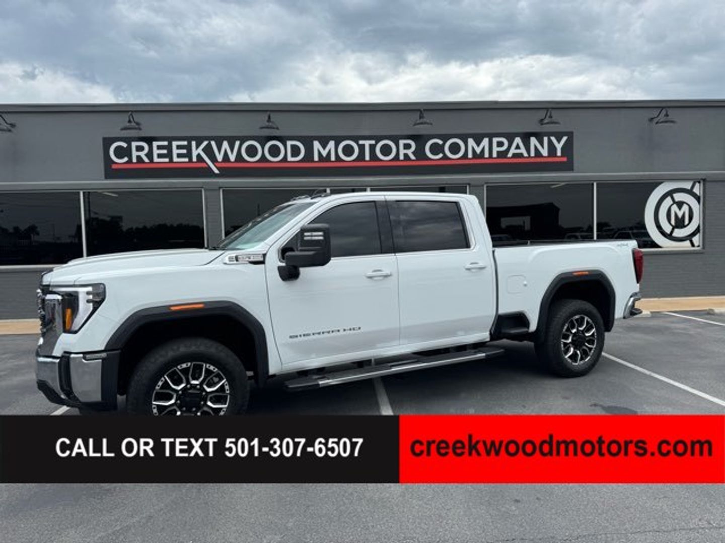 Summit White 2025 GMC Sierra 2500HD Pickup Truck Four-Wheel Drive Automatic
