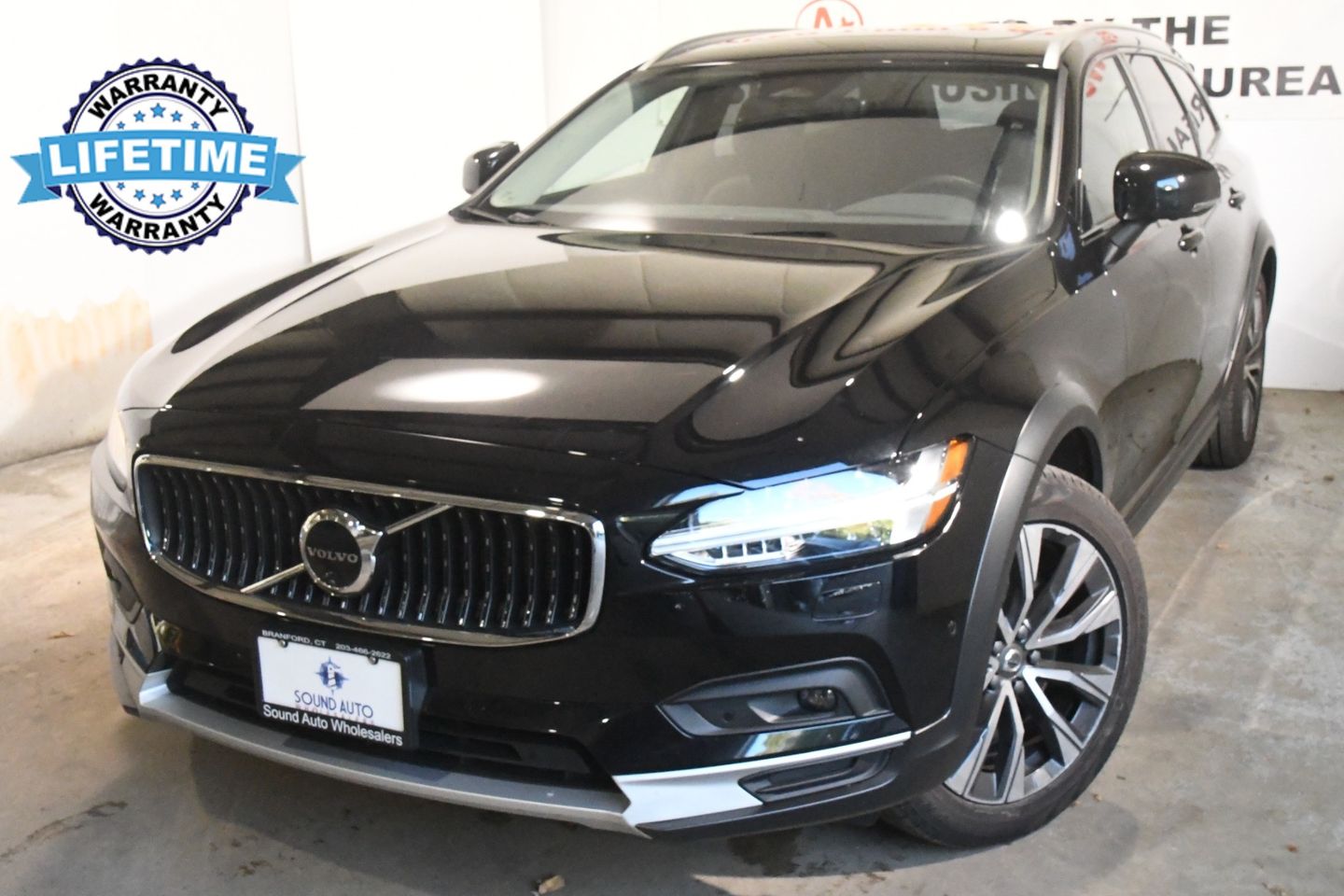  2025 Volvo V90 Cross Country B6 Plus AWD   